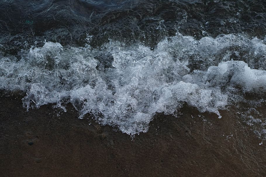 sea shore, splash, wave, water, nature, closeup, detail, dark HD wallpaper