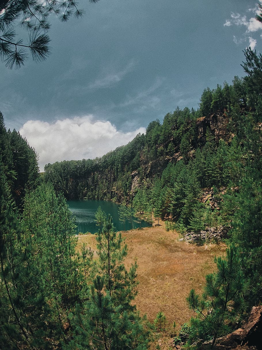 Beautiful Lake in the Middle of the Forest, cliffside, nature HD wallpaper
