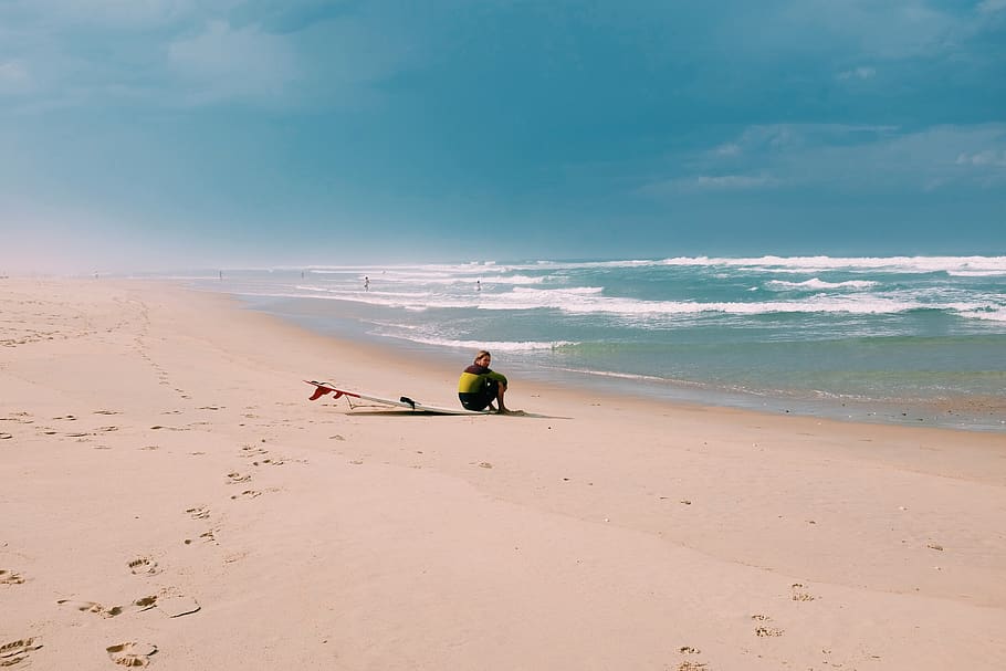 beach, surf, waves, surfer, sand, land, sea, sky, water, beauty in nature HD wallpaper