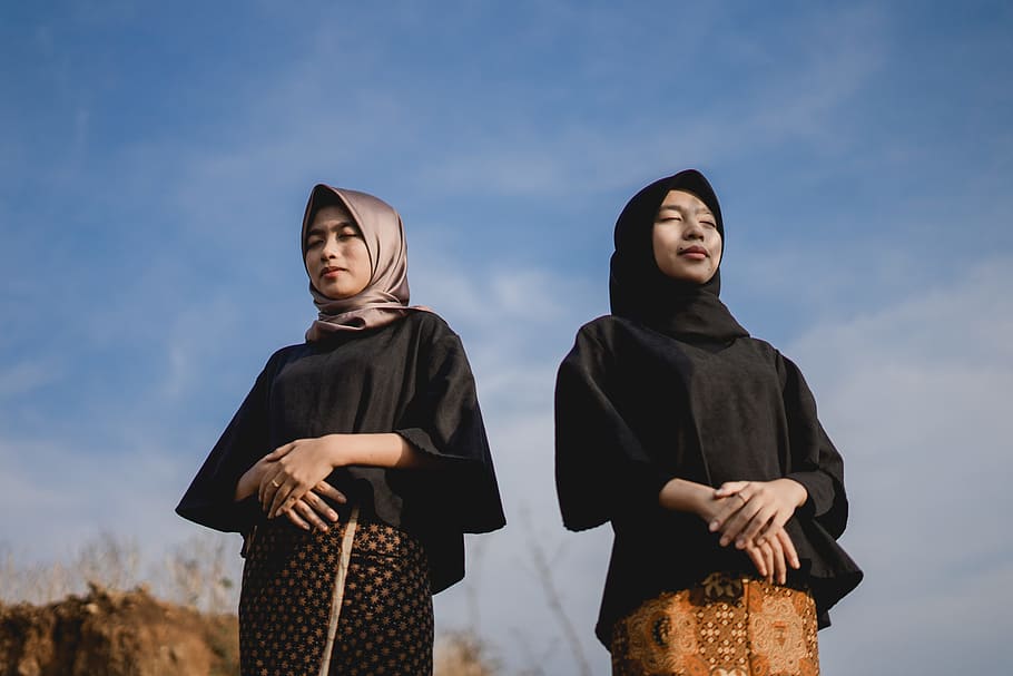 women standing outdoor, two people, sky, child, togetherness HD wallpaper