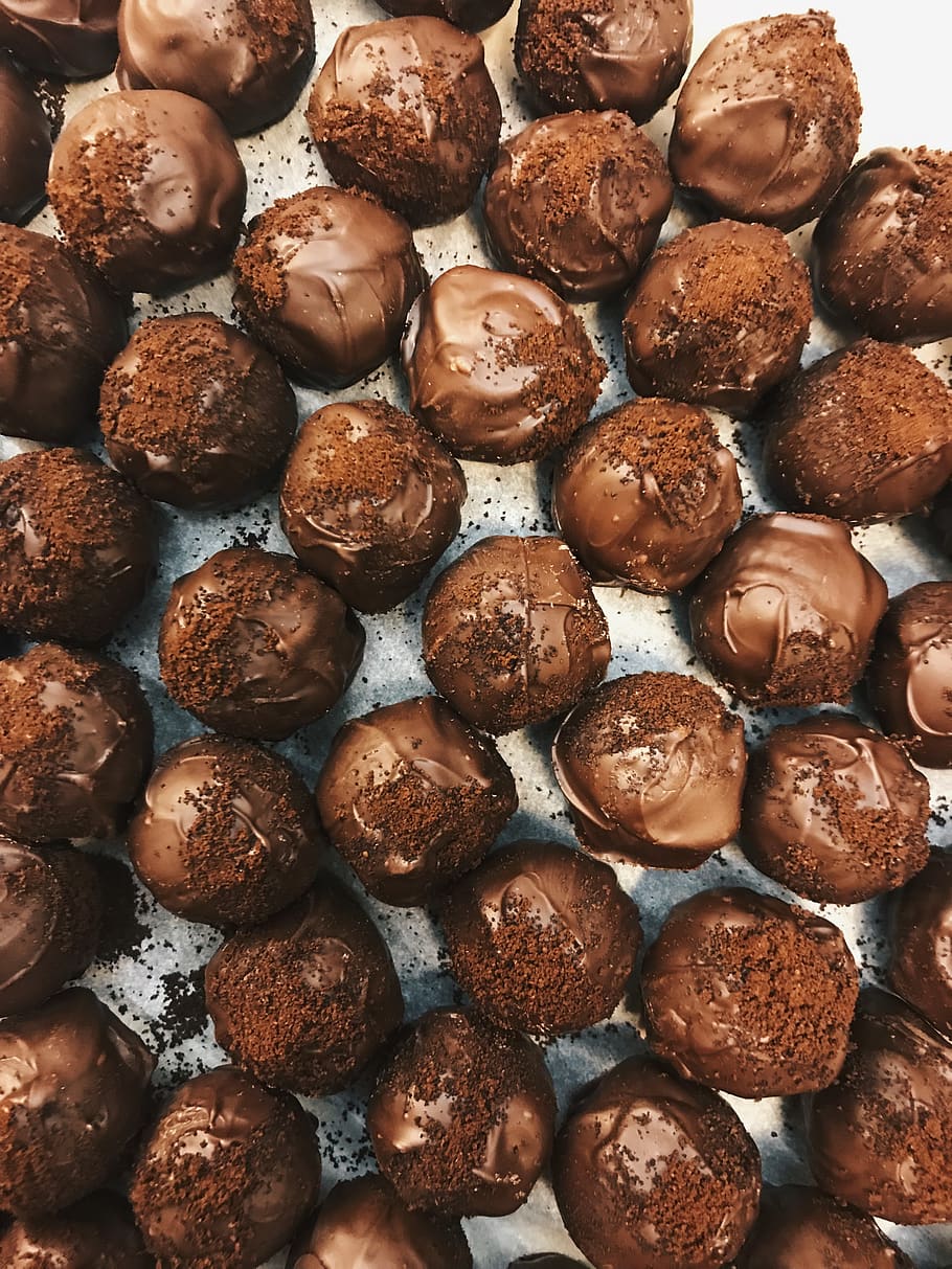 chocolate balls, food, confectionery, sweets, dessert, fudge HD wallpaper