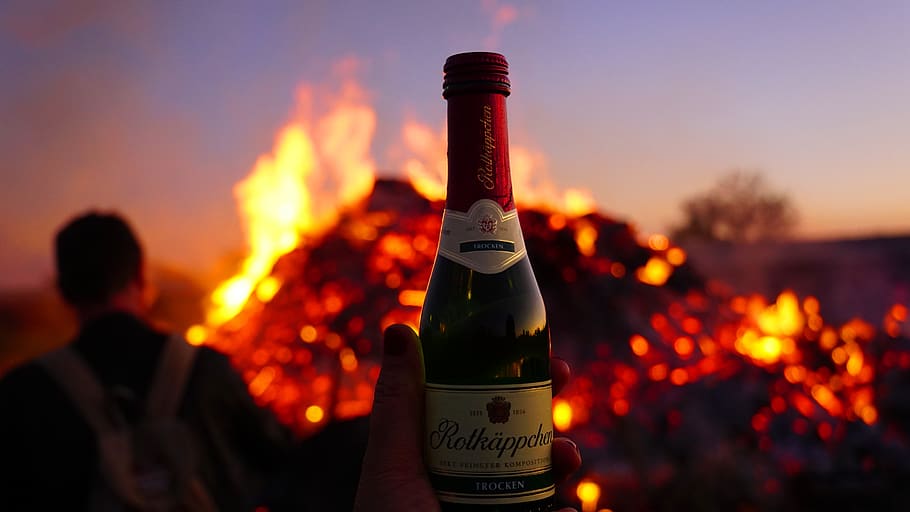 easter fire, champagne, human, hand, woman, socializing, drink HD wallpaper