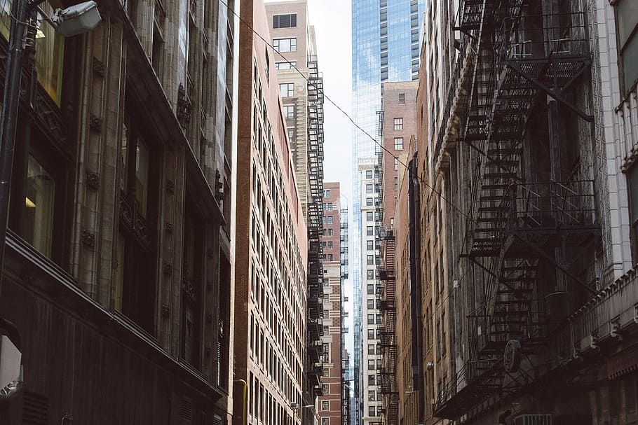 Alley in downtown Chicago, abstract, alleyway, american, architecture, HD wallpaper