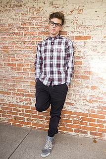 Man Wearing Red And White Plaid Dress Shirt And Black Pants, boy HD wallpaper