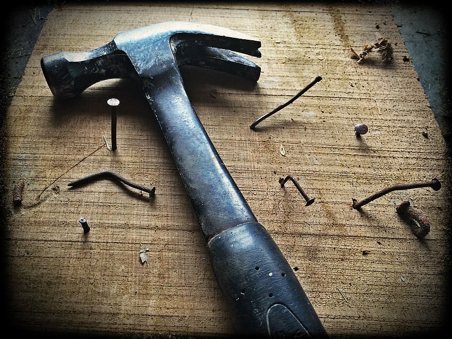 Black Claw Hammer on Brown Wooden Plank, broken, builder, carpenter, HD wallpaper