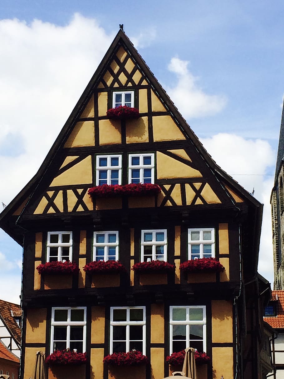 window, house, triangle, housing, building, roof, germany, yellow HD wallpaper