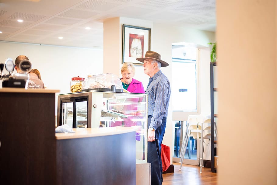 man, ordering, cafe, shop, counter, hat, couple, elderly, stripes HD wallpaper