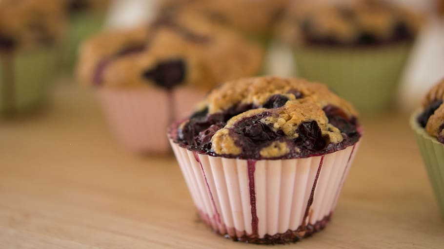 cupcakes, muffins, bake, blueberry, fruit, food, dessert, snack HD wallpaper