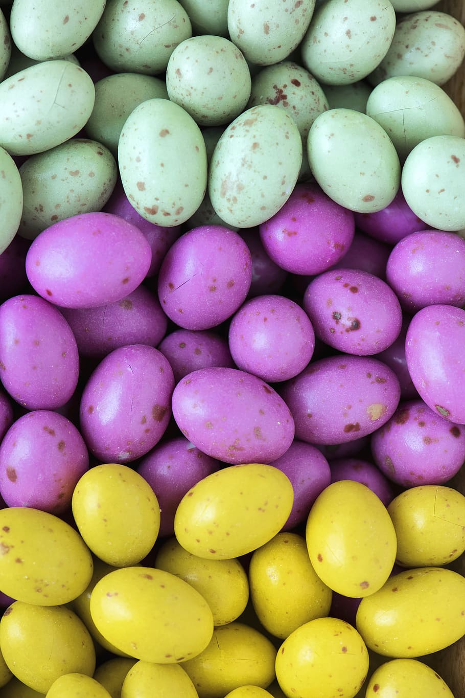 Teal, Pink, and Yellow Beans, assortment, bonbon, candy, chocolate egg, HD wallpaper