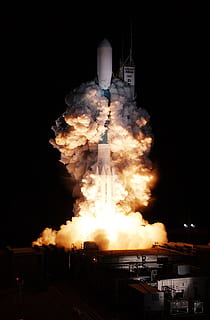 White Space Shuttle Taking Off, flight, industry, launch pad HD wallpaper