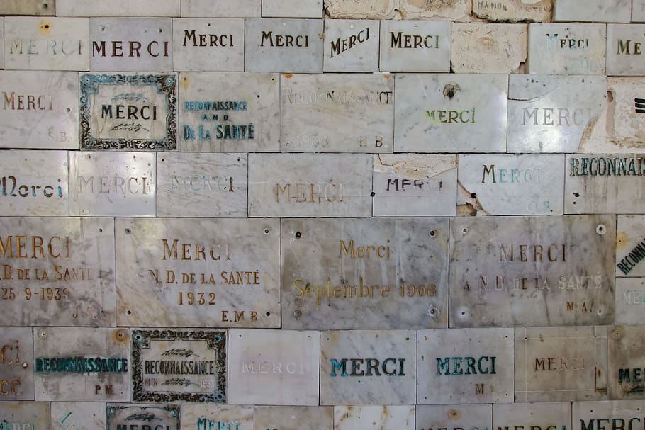 Merci tiles, text, caracassone, wall, paper, thanks, catholic HD wallpaper