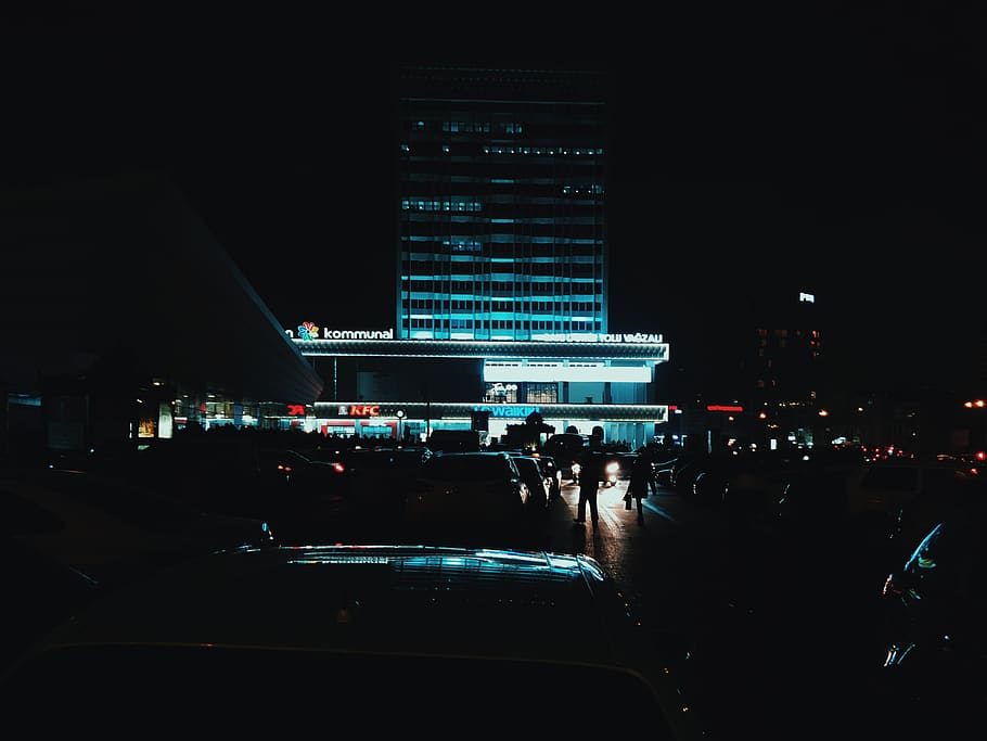 people outside structure, urban, city, azerbaijan, baku, traffic jam HD wallpaper