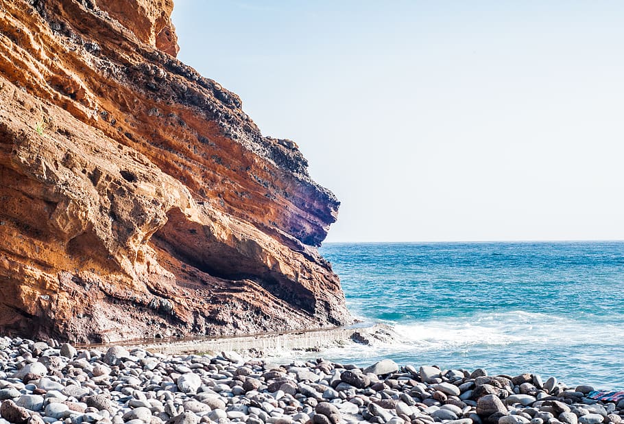 waves raging on rocks, nature, promontory, cliff, outdoors, vacation HD wallpaper