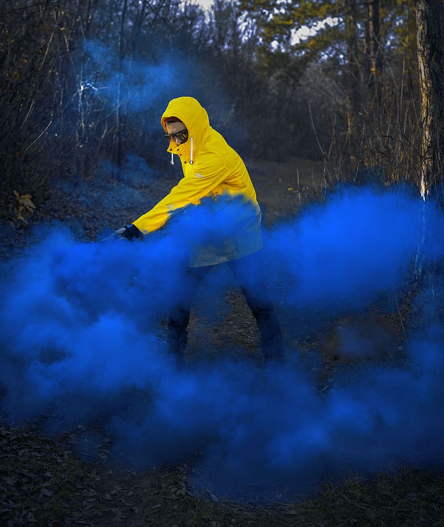 portrait, smoke, bomb, color, colorfull, autumn, nature, yellow HD wallpaper