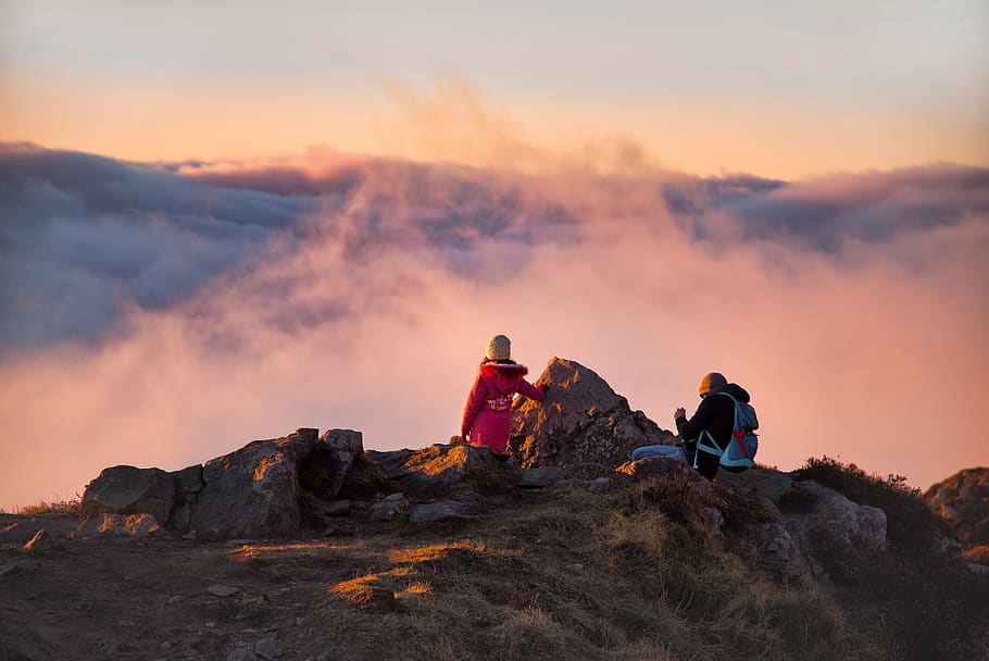 landscape, cloud, fog, sunset, mountain, evening, girl, man HD wallpaper