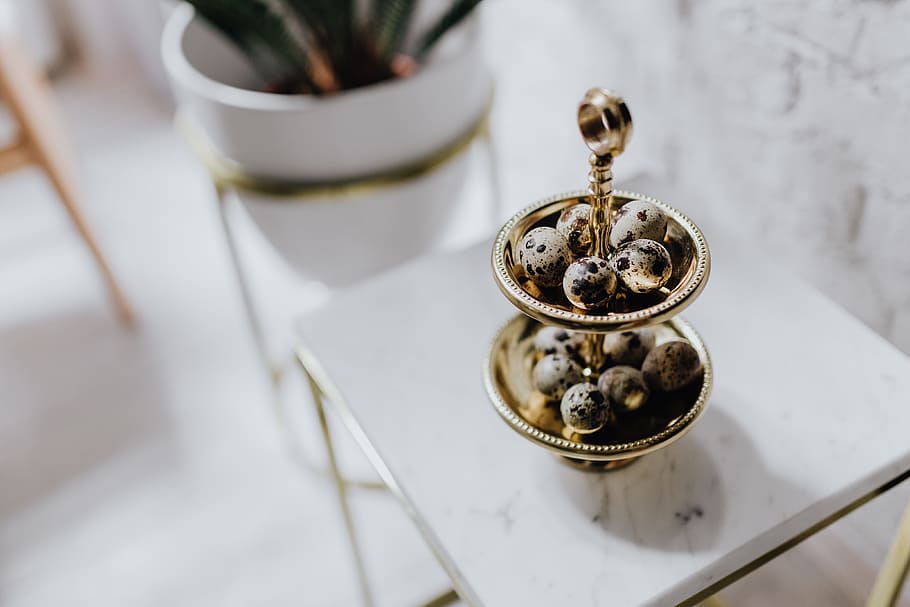 Quail eggs and white marble, easter, Un'common, uncommon, close-up HD wallpaper