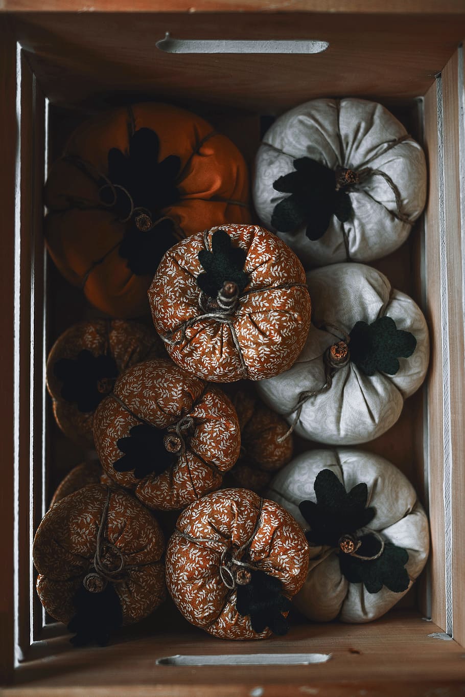 orange and gray squash decor lot, pumpkin, box, crate, cloth HD wallpaper