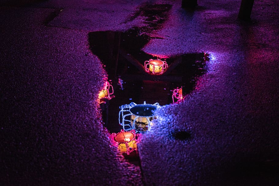 decorative lights reflection on puddle, urban, art, festival HD wallpaper