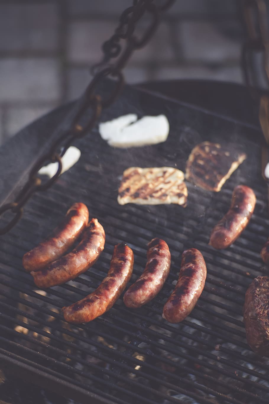 Sausages Grilling, barbecue, bbq, beef, bratwurst, camping, chain HD wallpaper