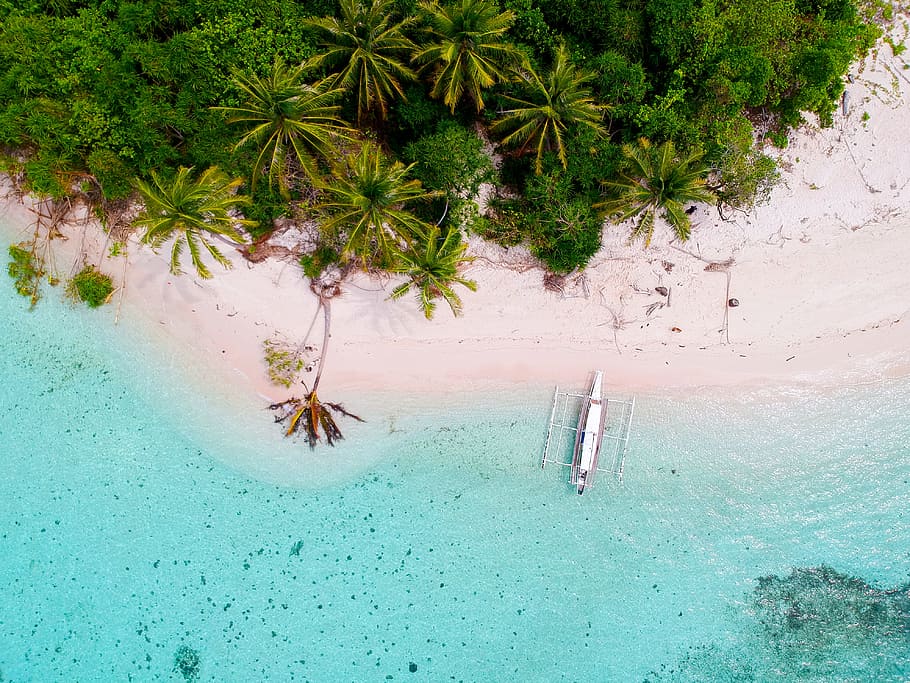 bird's-eye photography of boat on island, water, ocean, tree HD wallpaper