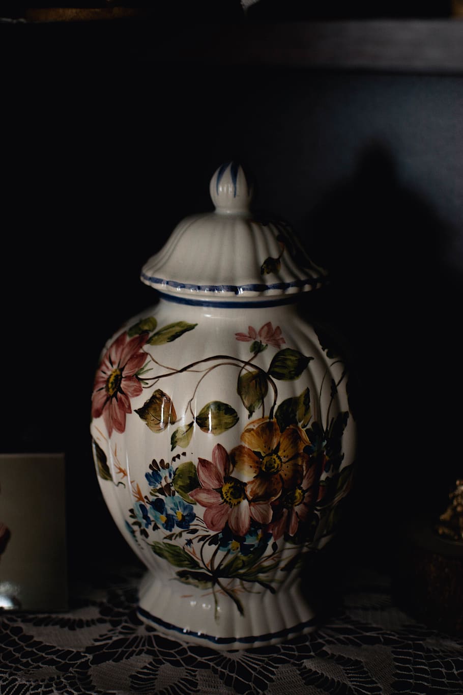 White and Red Floral Ceramic Vase, art, container, dark, design, HD wallpaper