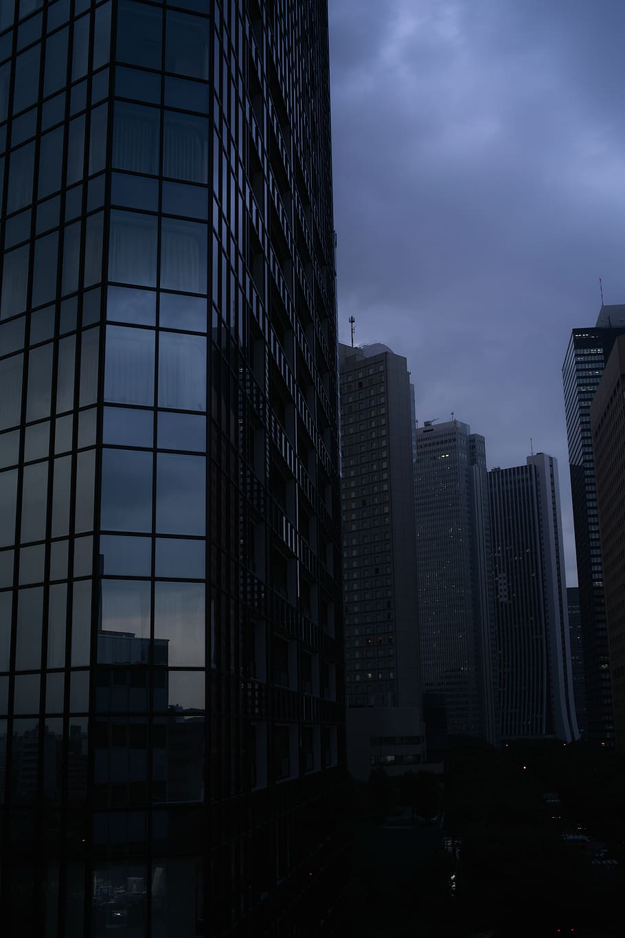 japan, shinjuku, skyscraper, glaze, gray, building, gloomy, HD wallpaper