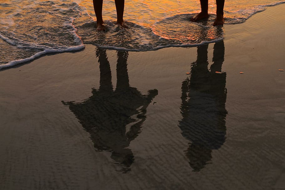 beach, sand, water, sunset, reflection, kids, golden hour, low section HD wallpaper