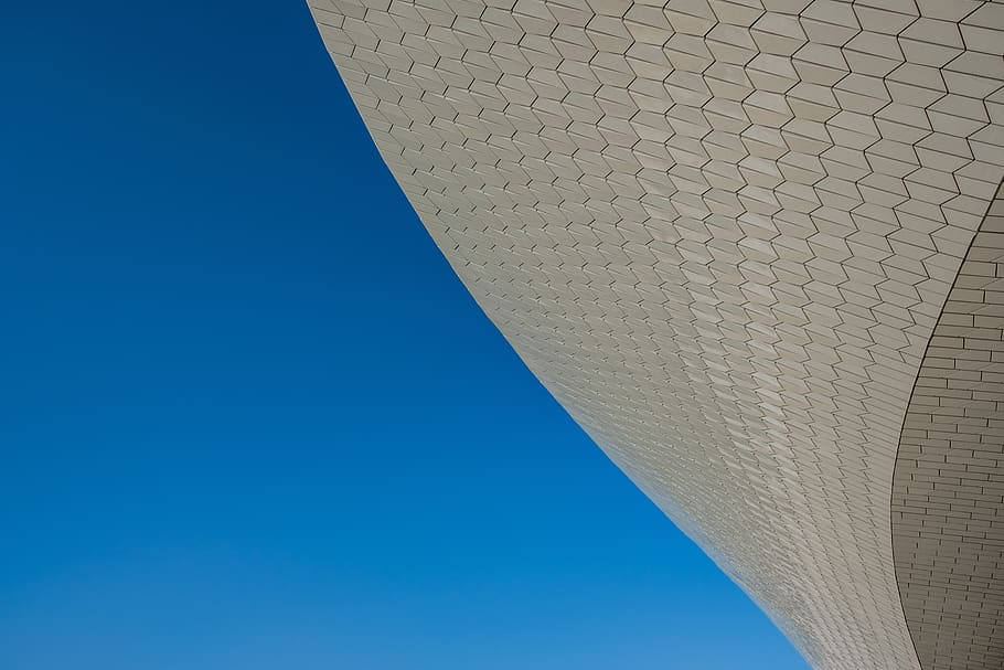 beige building during daytime, lisboa, maat, blue, architecture HD wallpaper