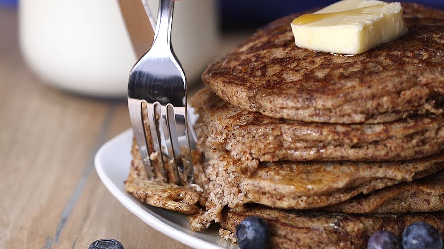 Slicing Pancakes with Fork, baking, blueberries, bread, butter HD wallpaper