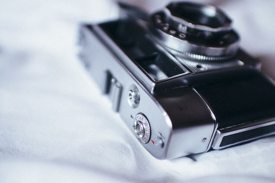 Black and Gray Bridge Camera on White Textile, analog camera HD wallpaper