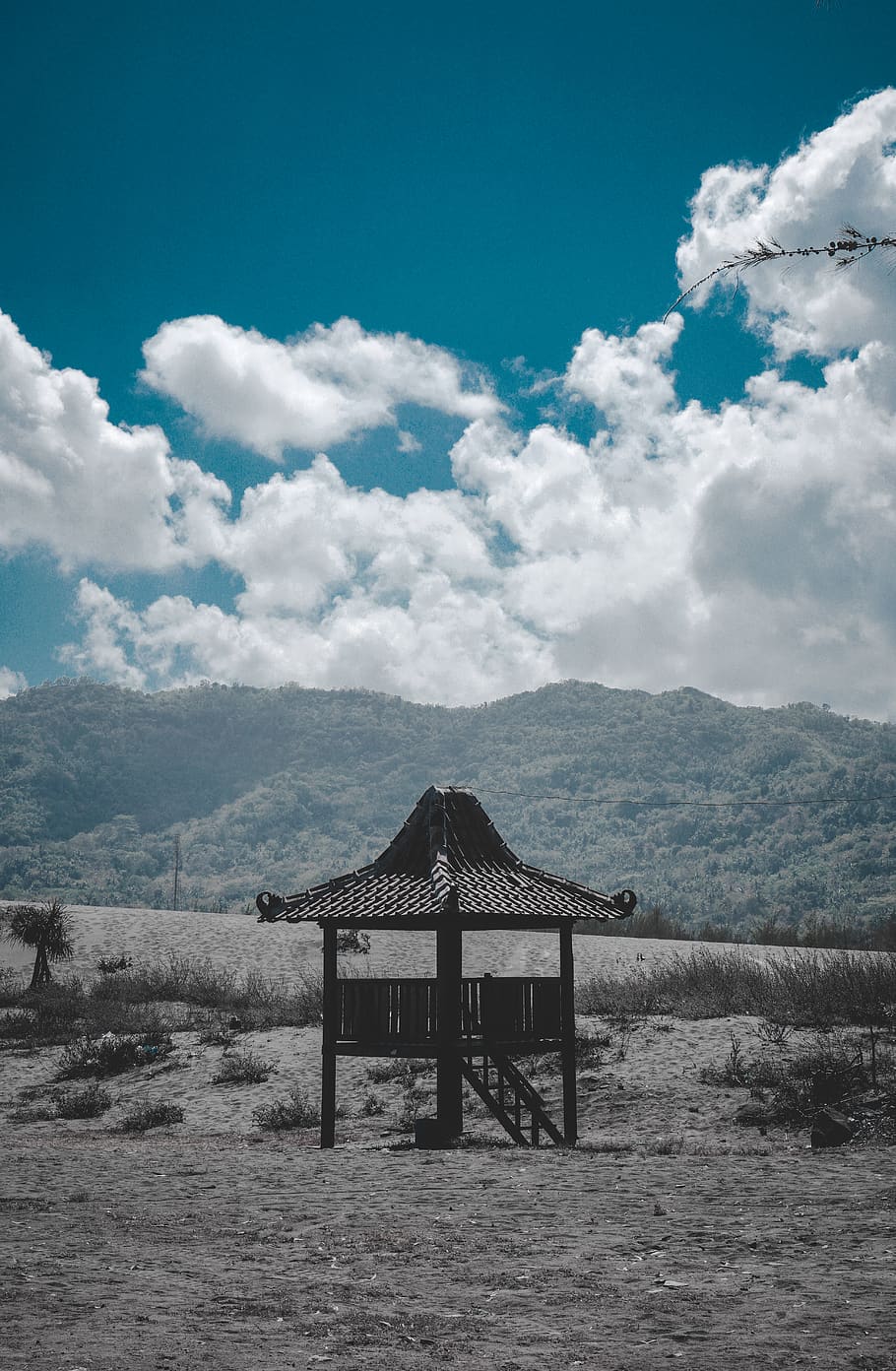 brown gazebo under white sky, hut, outdoors, countryside, building HD wallpaper