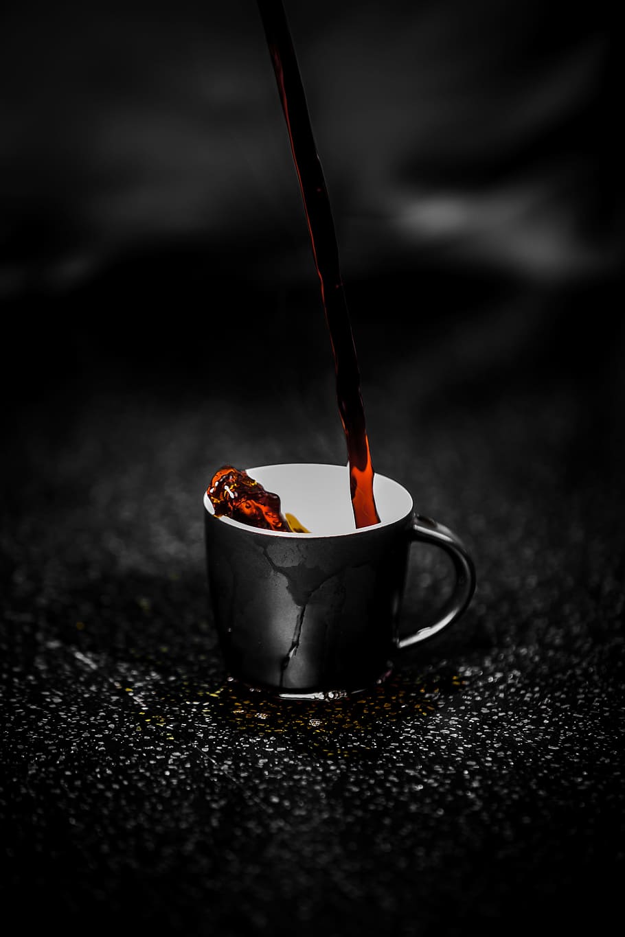Brown Liquid Pouring on Black and White Ceramic Mug Selective Color Photography HD wallpaper