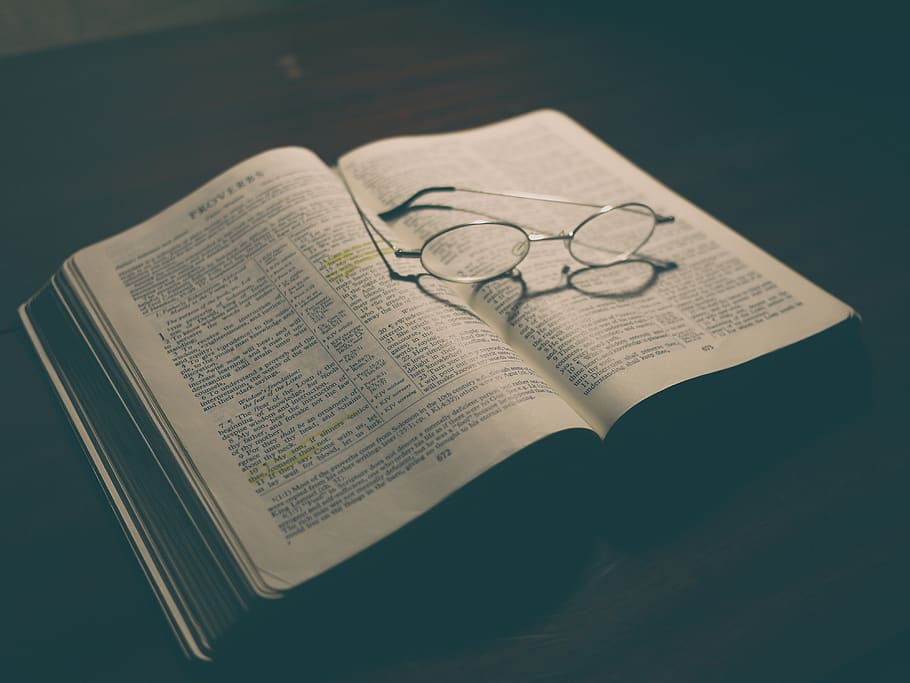 bible, book, reading, study, learning, proverbs, glasses, religion HD wallpaper