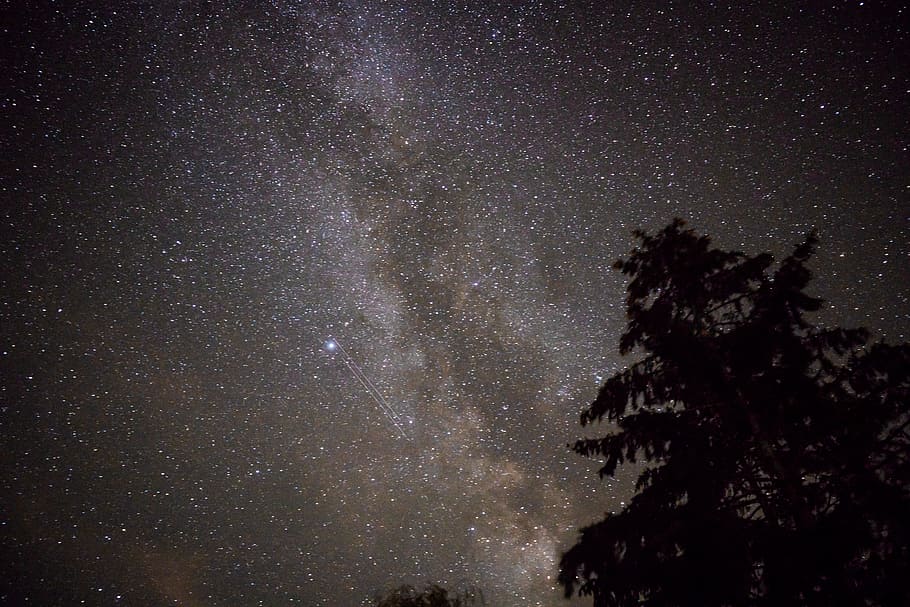 astrophotography of milky way dust lane, star, shooting star HD wallpaper