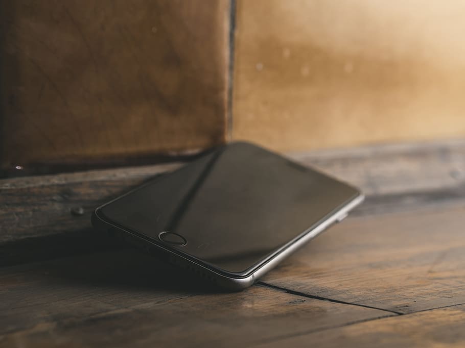 table, phone, mobile, object, electronic, apple, product, screen HD wallpaper