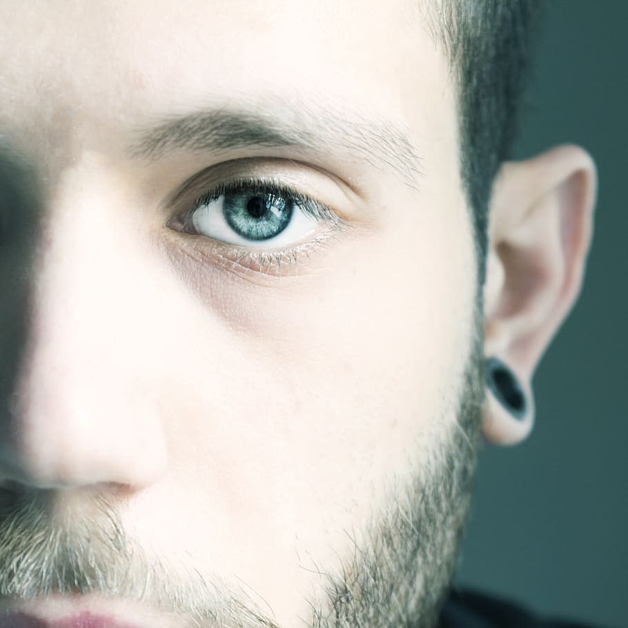 Closeup Photo Of Man's Face, beard, close-up, eye, fine-looking HD wallpaper