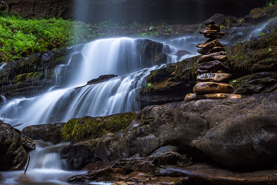 Balancing Stones on Waterfalls, boulders, cascade, flowing, green HD wallpaper