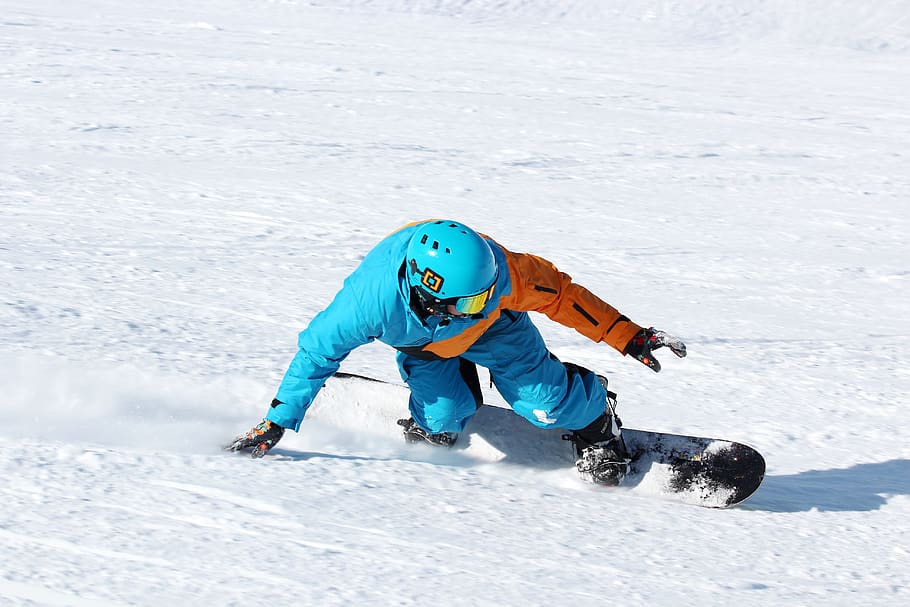 Top 10 Trendy Snow Pants for Winter Sports