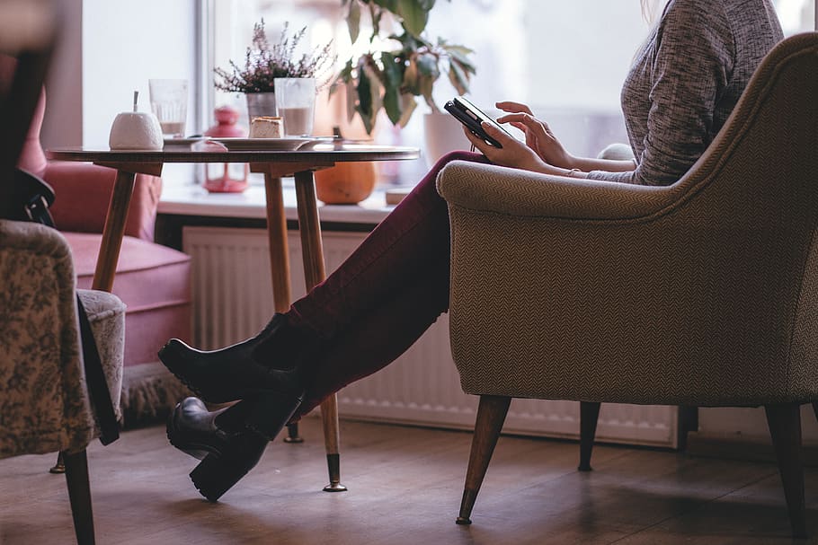 Woman Wearing Heather Gray Long Sleeve Top Red Fitted Pants and Chunky Boots Sitting on Sofa, HD wallpaper