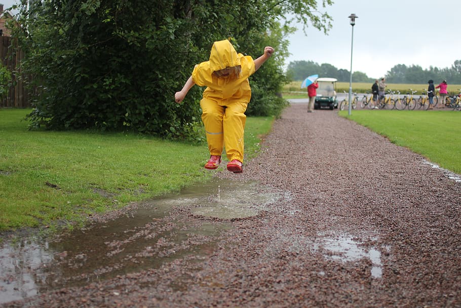 sweden, sankt ibb, ven, rain, jumping, child, puddle, plant, HD wallpaper