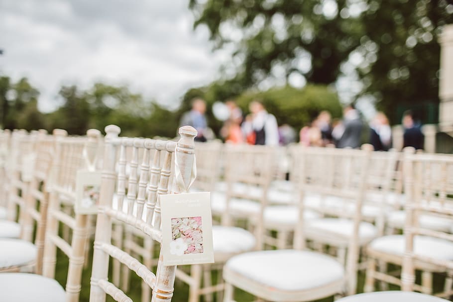 White Chairs, bench, blur, card, celebration, daylight, depth of field HD wallpaper