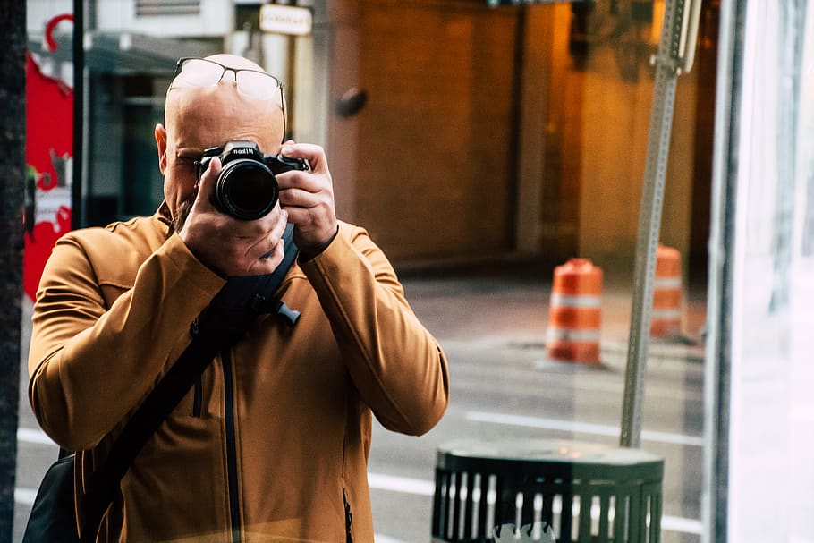 Man Using Dslr Camera, lens, person, taking photo, photography themes HD wallpaper