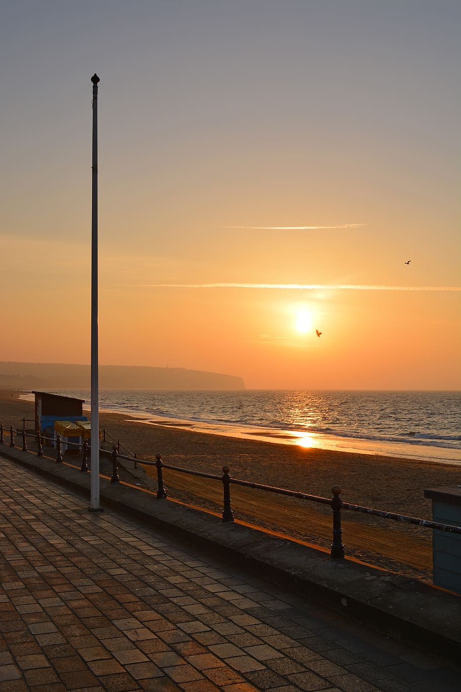 beach, sea, seaside, pole, flagpole, sunset, sunrise, pavement HD wallpaper