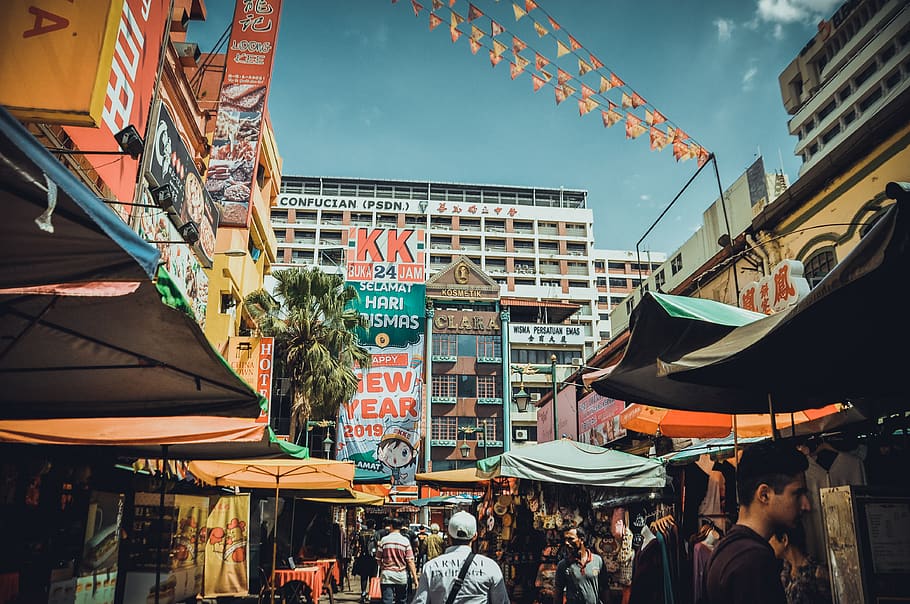 Flee Market Surrounded by Buildings, architecture, city, commerce HD wallpaper