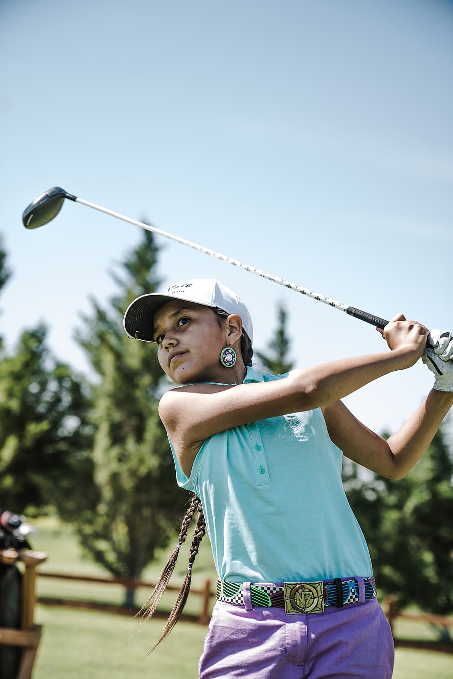 Girl Playing Golf Near Green Trees, athlete, ball, concentration HD wallpaper