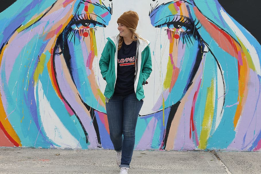 beach, windy, graffiti, clothing, beanie, winter, model, woman HD wallpaper