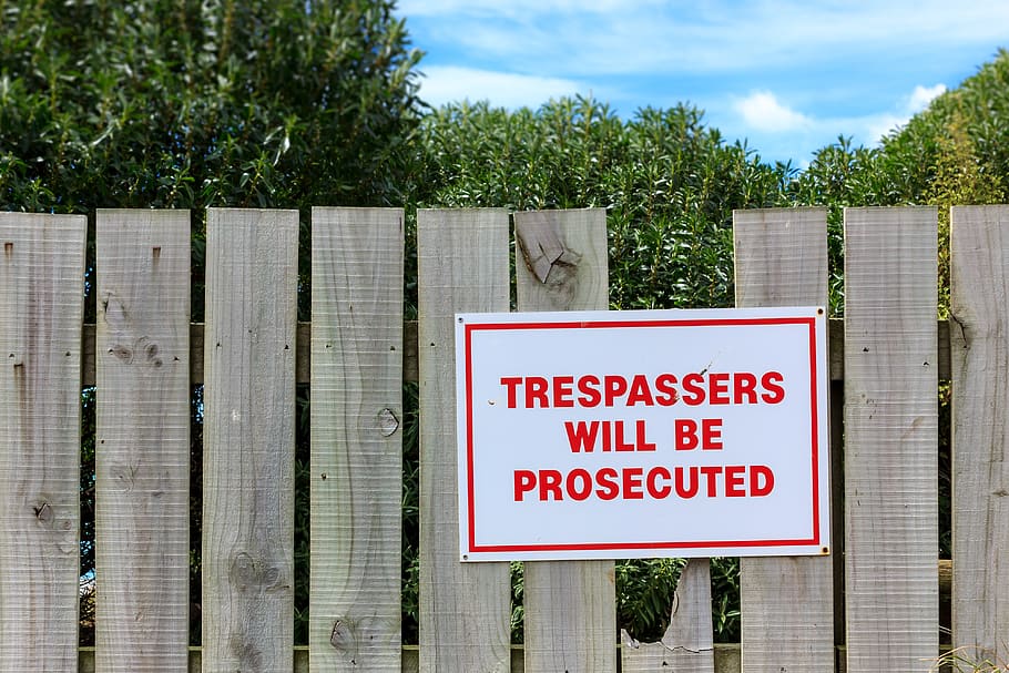 fence, wooden fence, boards, sign, trespassing, trespassers, HD wallpaper
