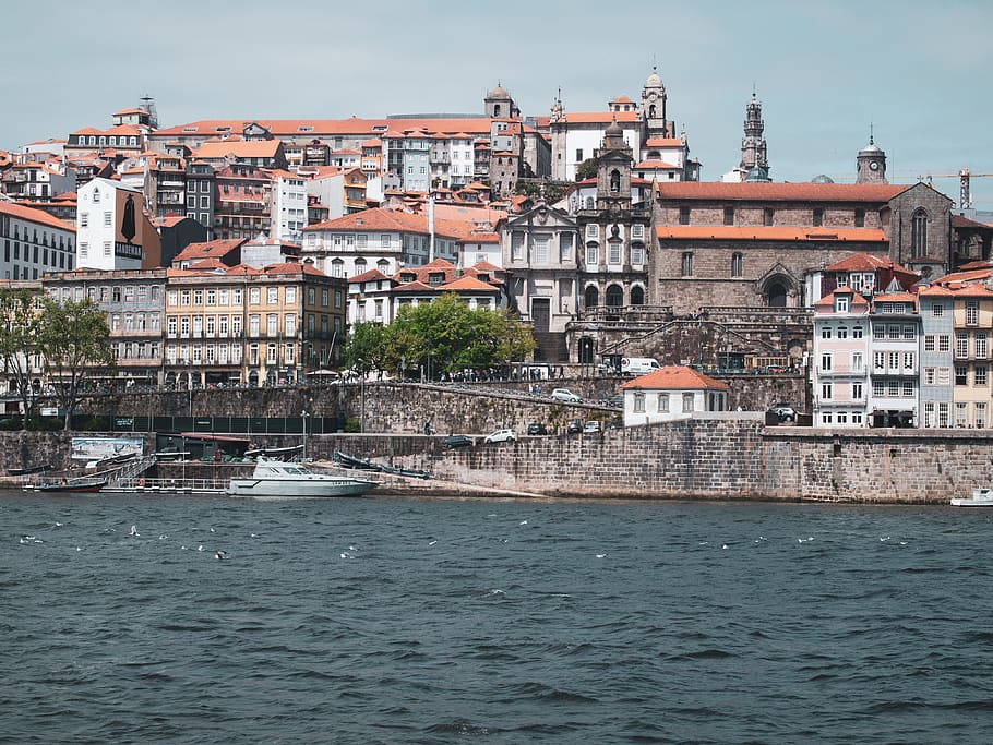 town and sea, building exterior, architecture, built structure HD wallpaper