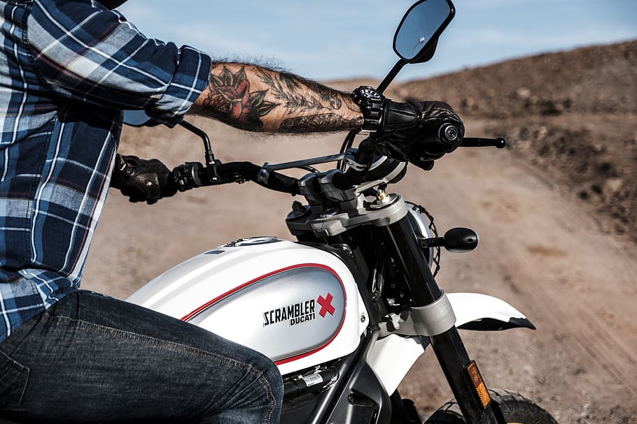 Hd Wallpaper White Ducati Scrambler Sixty2 Vehicle Transportation Bike Wallpaper Flare