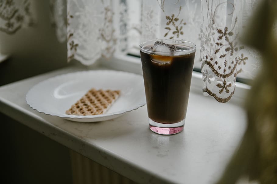 clear cup beside plate, drink, beverage, the hague, netherlands HD wallpaper